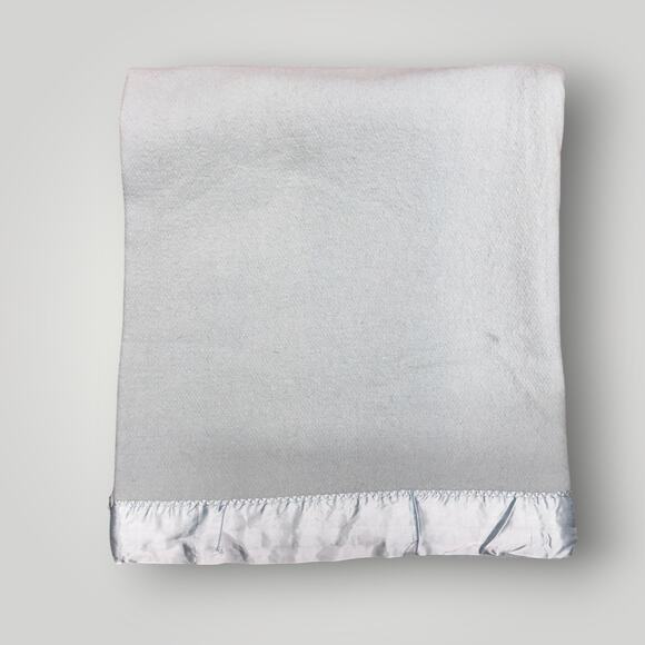 Vintage Faribault Faribo Light Blue Blanket Satin Trim Acrylic 88”x78” Full Sz - Picture 1 of 5